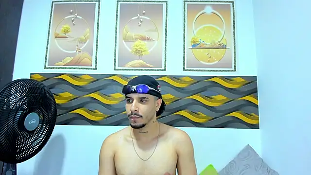 Snapshot of Leon_Hotx chatting on May 29, 2026, 7:20 pm Leon Hotx online show from May 29, 2026, 7:20 pm