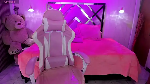 Snapshot of silvana_monrroe chatting on April 16, 2026, 1:56 pm silvana monrroe online show from April 16, 2026, 1:56 pm