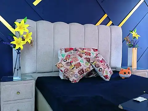 NikiEvanz online show from April 8, 2026, 7:59 pm