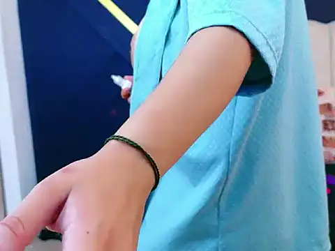 NikiEvanz online show from April 9, 2026, 7:31 pm