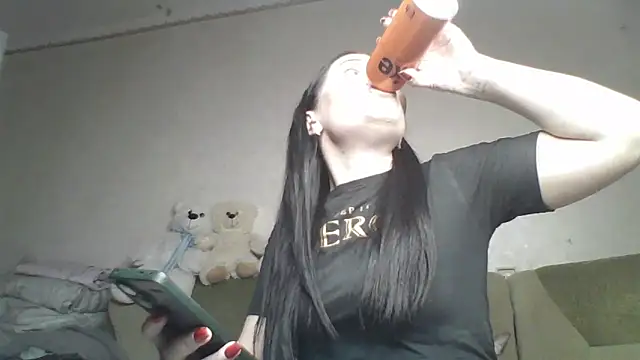 LindaDoll99 online show from April 5, 2026, 5:19 pm