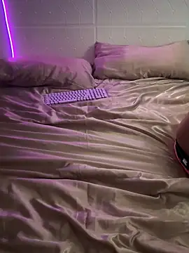 Shynesse21 online show from April 17, 2026, 5:49 pm