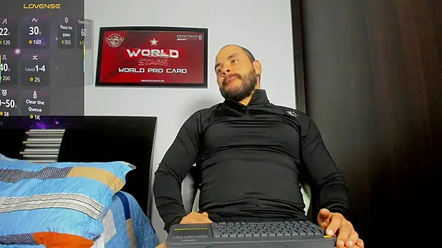 Snapshot of Axel_Dominus chatting on April 19, 2026, 1:06 am Axel Dominus online show from April 19, 2026, 1:06 am