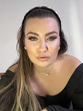 SweetCurvess online show from March 14, 2026, 12:33 pm