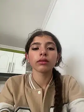 Snapshot of LINDA_EF chatting on April 18, 2026, 12:29 pm LINDA EF online show from April 18, 2026, 12:29 pm