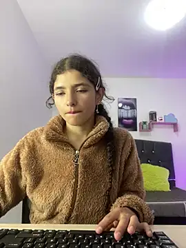 Snapshot of LINDA_EF chatting on April 24, 2026, 12:40 pm LINDA EF online show from April 24, 2026, 12:40 pm