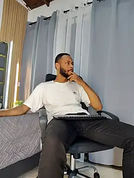 Snapshot of Oliver_bigblack_cock chatting on April 4, 2026, 7:42 pm Oliver bigblack cock online show from April 4, 2026, 7:42 pm