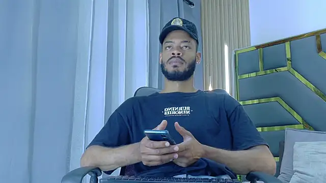 Snapshot of Oliver_bigblack_cock chatting on March 22, 2026, 5:36 pm Oliver bigblack cock online show from March 22, 2026, 5:36 pm