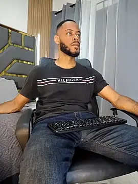 Snapshot of Oliver_bigblack_cock chatting on April 14, 2026, 6:02 pm Oliver bigblack cock online show from April 14, 2026, 6:02 pm