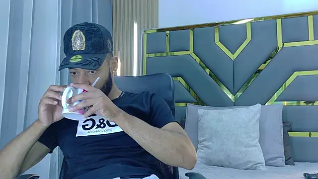 Snapshot of Oliver_bigblack_cock chatting on March 21, 2026, 8:57 pm Oliver bigblack cock online show from March 21, 2026, 8:57 pm