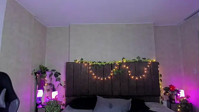 Snapshot of Julieth_Caandy chatting on April 12, 2026, 12:03 am Julieth Caandy online show from April 12, 2026, 12:03 am