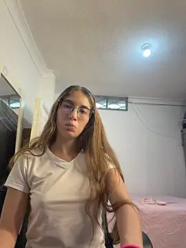 Snapshot of blondie_dity_squirt chatting on April 15, 2026, 8:20 pm blondie dity squirt online show from April 15, 2026, 8:20 pm