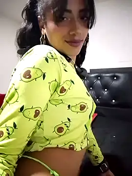 KattyBerryX online show from April 16, 2026, 12:11 am