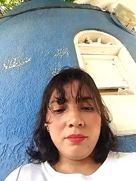 florecita20 online show from March 11, 2026, 8:14 pm