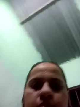 antonelared18 online show from April 7, 2026, 11:50 pm