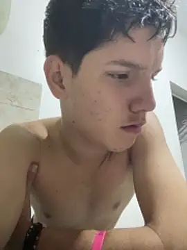 Theus26  online show from April 15, 2026, 5:06 pm