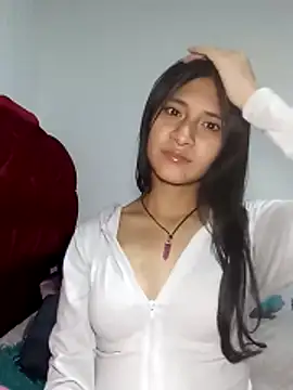 Snapshot of KarolaMendez chatting on June 1, 2026, 12:44 am KarolaMendez online show from June 1, 2026, 12:44 am