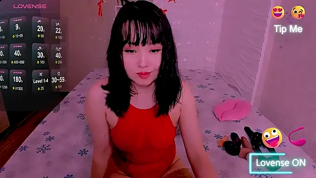 Snapshot of Akiko_Yun chatting on April 24, 2026, 11:45 am Akiko Yun online show from April 24, 2026, 11:45 am