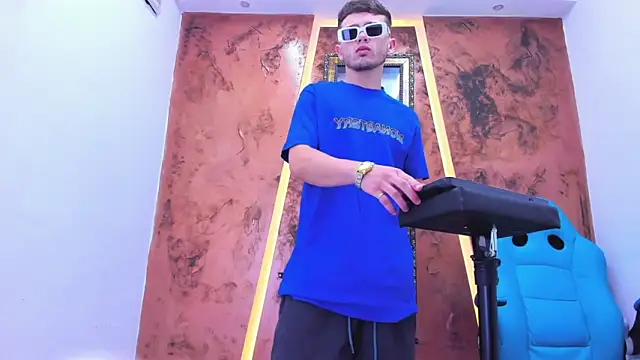 Jhotonex2 online show from April 12, 2026, 3:54 am