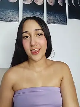 Snapshot of isabellaHill2 chatting on April 26, 2026, 5:27 am isabellaHill2 online show from April 26, 2026, 5:27 am