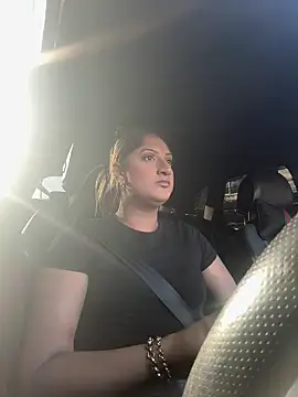 SexyRiri  online show from April 27, 2026, 5:11 pm