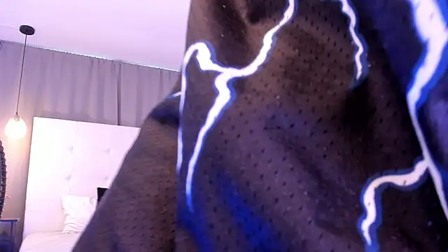 Snapshot of Thiago_2003_ chatting on April 1, 2026, 12:17 pm Thiago 2003 online show from April 1, 2026, 12:17 pm