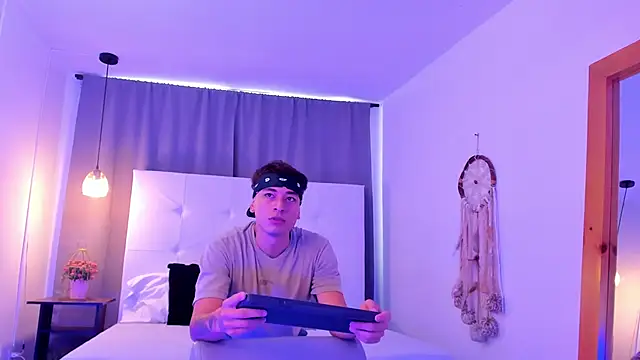 Snapshot of Thiago_2003_ chatting on March 29, 2026, 1:13 pm Thiago 2003 online show from March 29, 2026, 1:13 pm