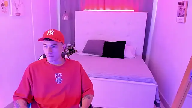 Snapshot of Thiago_2003_ chatting on April 12, 2026, 1:25 pm Thiago 2003 online show from April 12, 2026, 1:25 pm