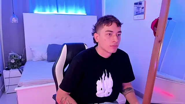 Snapshot of Thiago_2003_ chatting on April 16, 2026, 12:28 pm Thiago 2003 online show from April 16, 2026, 12:28 pm