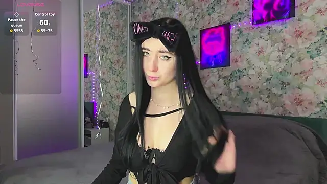 Snapshot of LizzyMooore chatting on April 12, 2026, 10:29 am LizzyMooore online show from April 12, 2026, 10:29 am