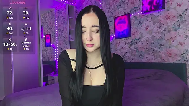 Snapshot of LizzyMooore chatting on April 4, 2026, 2:12 pm LizzyMooore online show from April 4, 2026, 2:12 pm