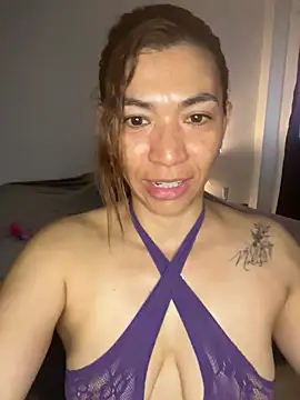 EmelyGigi online show from April 9, 2026, 11:05 am