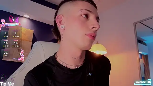 Luca Prince  online show from April 8, 2026, 3:41 am