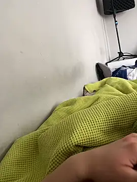 hardboii00 online show from April 17, 2026, 8:50 am