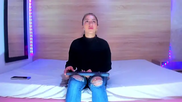 ambarvioletcm online show from March 18, 2026, 2:41 pm