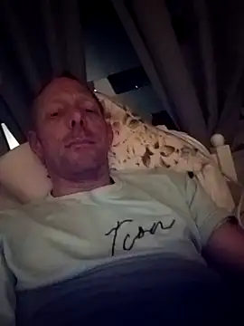 Snapshot of jongen_ehv chatting on May 3, 2026, 9:40 pm jongen ehv online show from May 3, 2026, 9:40 pm