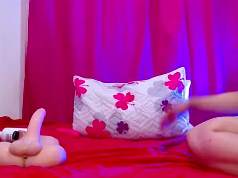 danielajall online show from March 27, 2026, 8:26 am