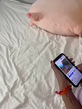 x-xingai2 online show from April 2, 2026, 6:03 pm