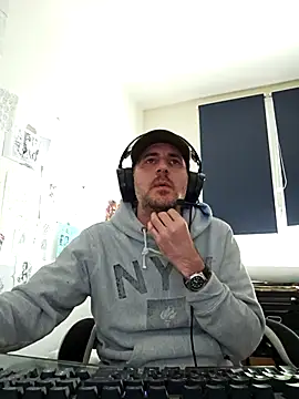 dufatcock online show from April 15, 2026, 12:21 pm