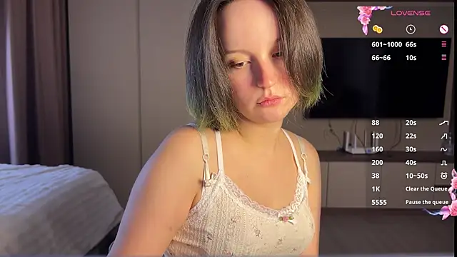 emilyy xoxo online show from April 5, 2026, 1:56 am