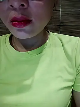 candy flo online show from May 3, 2026, 6:51 am