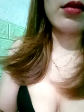 Snapshot of candy_flo chatting on April 15, 2026, 7:51 pm candy flo online show from April 15, 2026, 7:51 pm