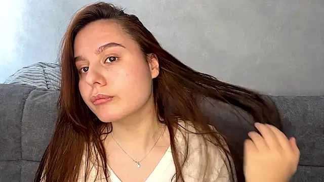 Ellaizatelly online show from March 19, 2026, 7:19 am