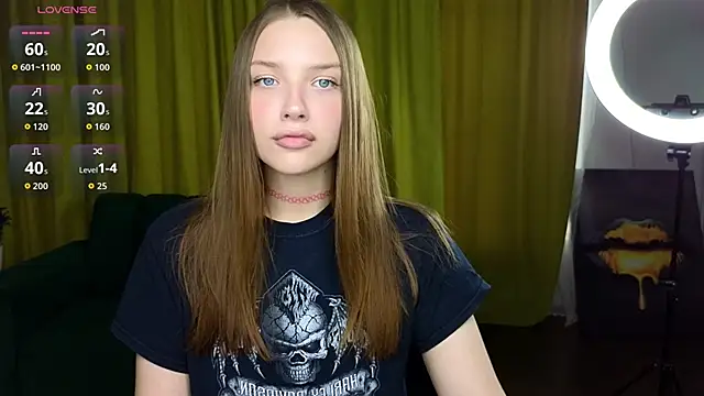 Snapshot of DariaAngels chatting on April 14, 2026, 11:37 am DariaAngels online show from April 14, 2026, 11:37 am