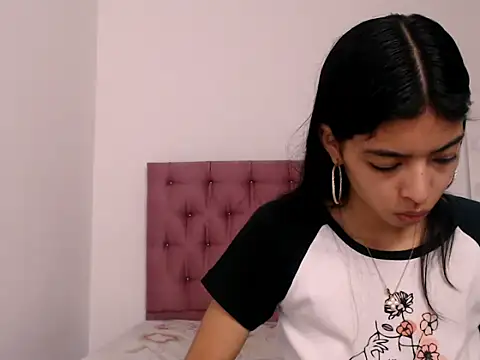 Snapshot of Sweet_Scarlett_ chatting on April 4, 2026, 2:01 pm Sweet Scarlett online show from April 4, 2026, 2:01 pm