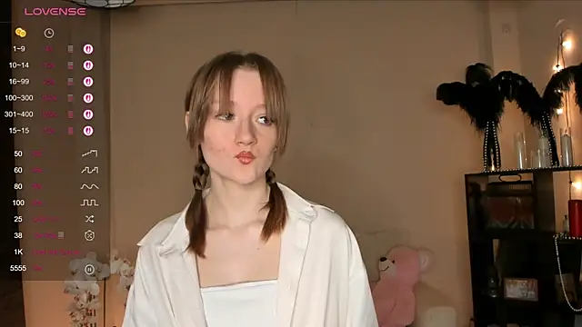 MalloryGray online show from March 26, 2026, 3:32 pm