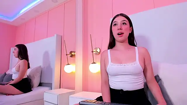 miranda coral online show from April 11, 2026, 4:53 am