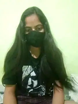 nidhiyadav00 online show from April 29, 2026, 5:30 pm