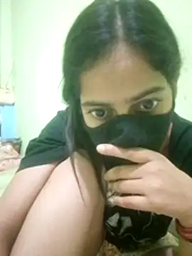 nidhiyadav00 online show from May 1, 2026, 6:46 pm