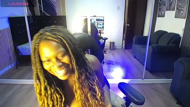 Snapshot of Ebony_rizon chatting on April 20, 2026, 1:24 pm Ebony rizon online show from April 20, 2026, 1:24 pm